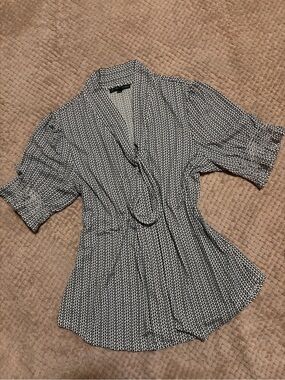 Adrianna Papell Black and White Geometric Tie-Neck Blouse